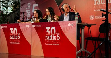 Radio 5 celebra su 30 aniversario en la Facultad de Ciencias de la Información